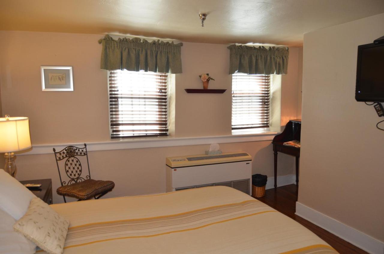 The Temperance House Inn Newtown